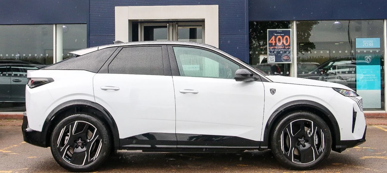 Enjoy next-level electrification in the New PEUGEOT E-3008