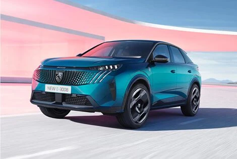 The New PEUGEOT E-3008 is revealed